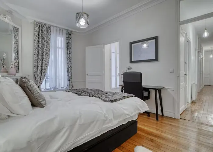 120 M2 Luxury Eiffel Signature Parigi