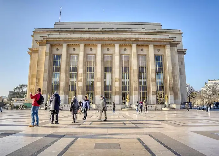 120 M2 Luxury Eiffel Signature *